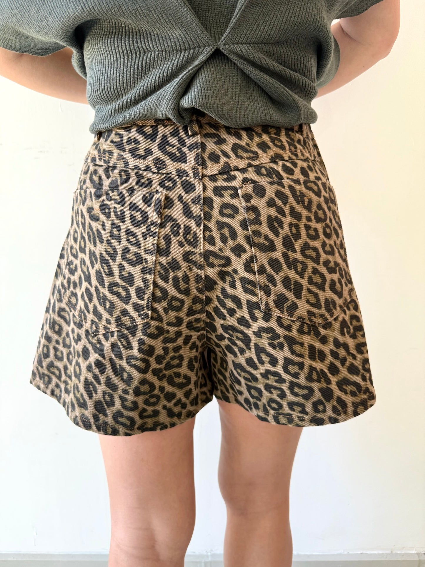 Valarie Taupe Skort