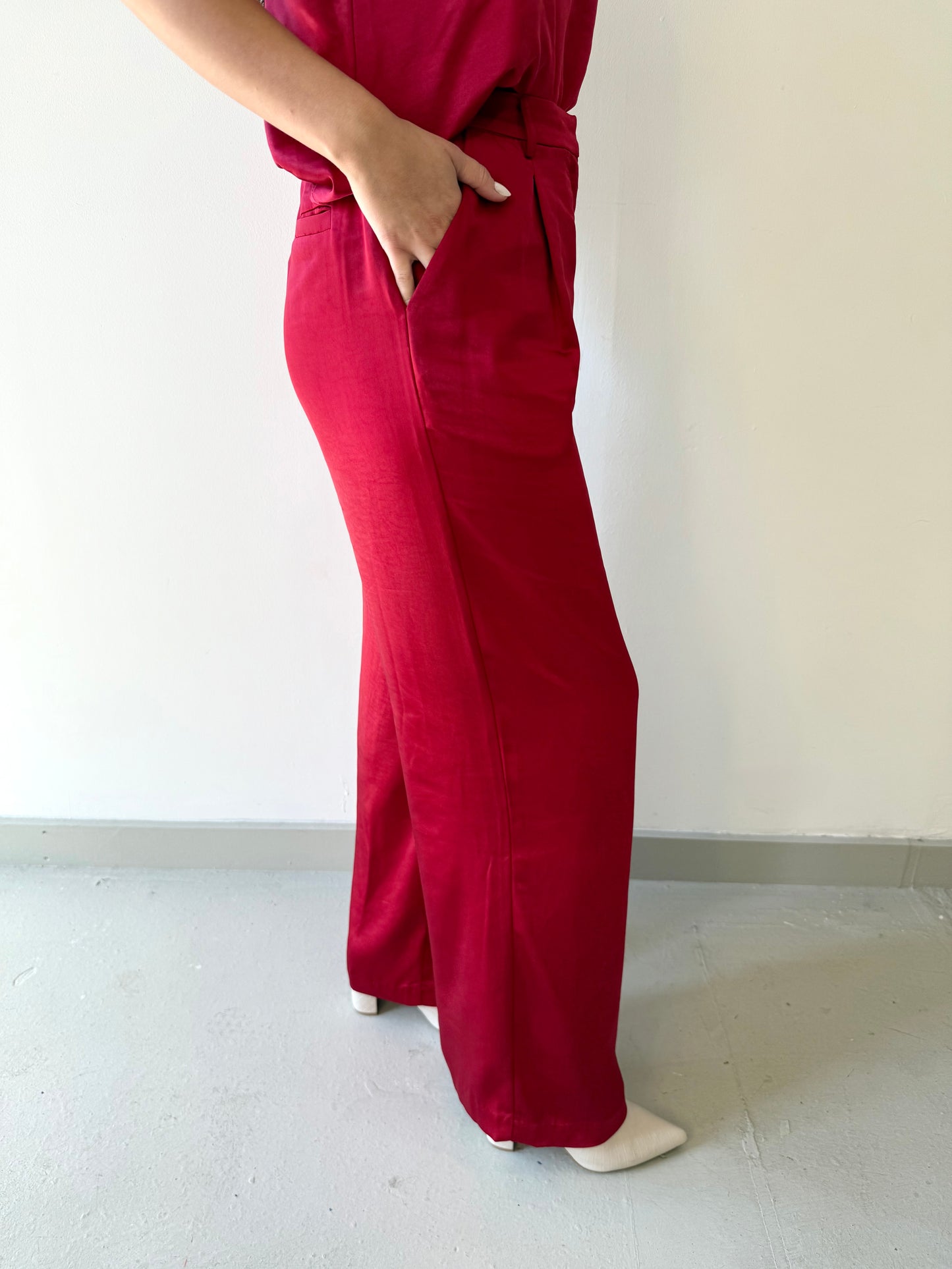 Savannah Satin Pants - Red