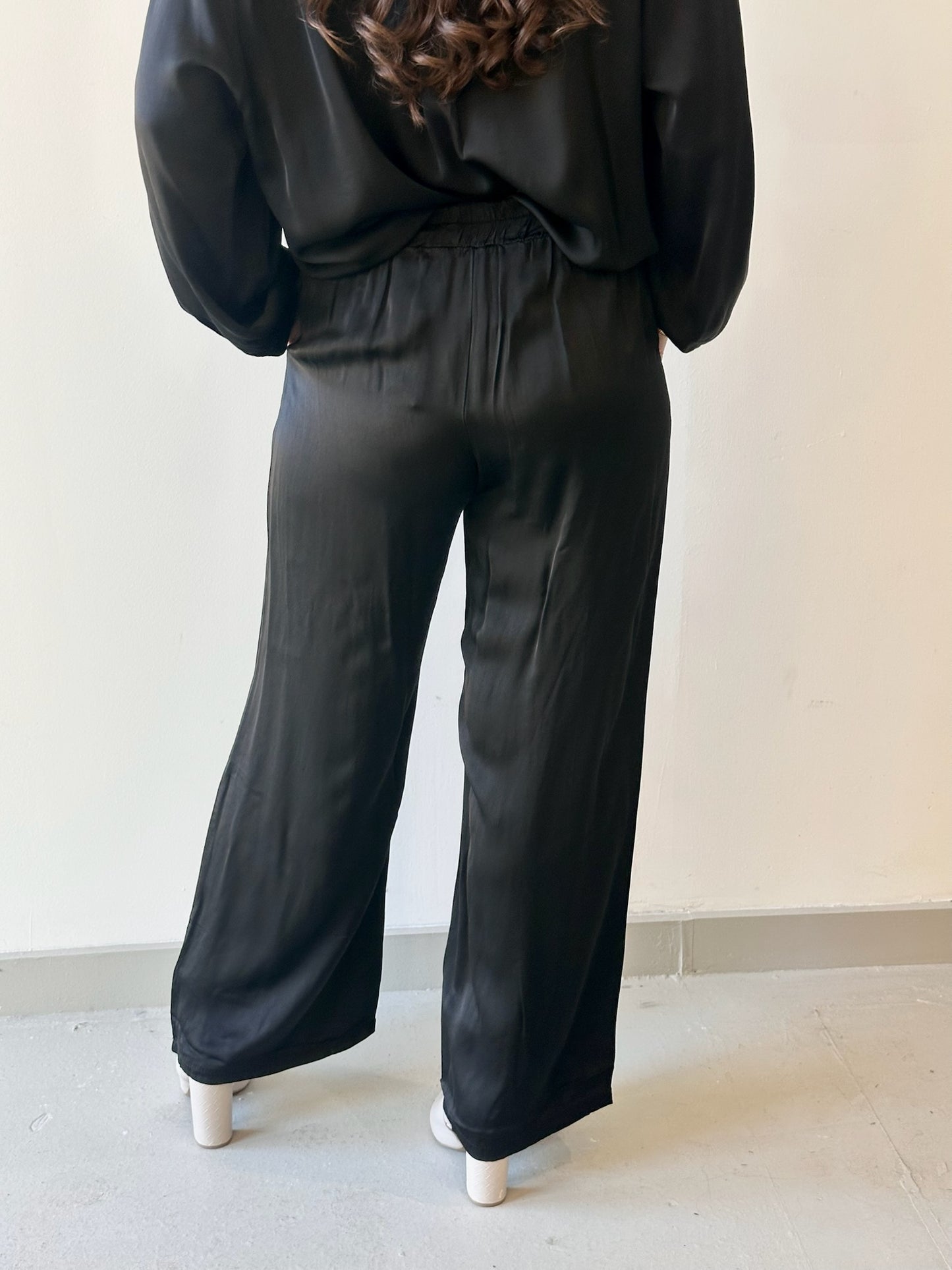 Italian Silky Pants - Black