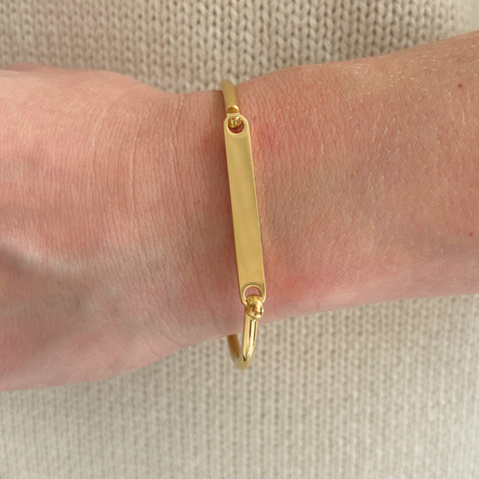 B164 GLD HINGE BAR BANGLE